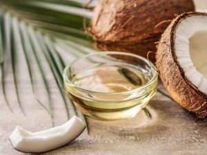 كل ما تود معرفته عن زيت جوز الهند الأصلي الفوائد والاستخدامات