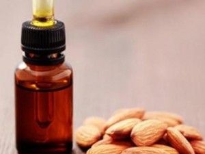 استخدامات زيت اللوز الحلو